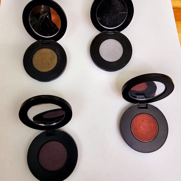 Youngblood Pressed Powder Eye Shadow 4 Colors - Picture 1 of 7